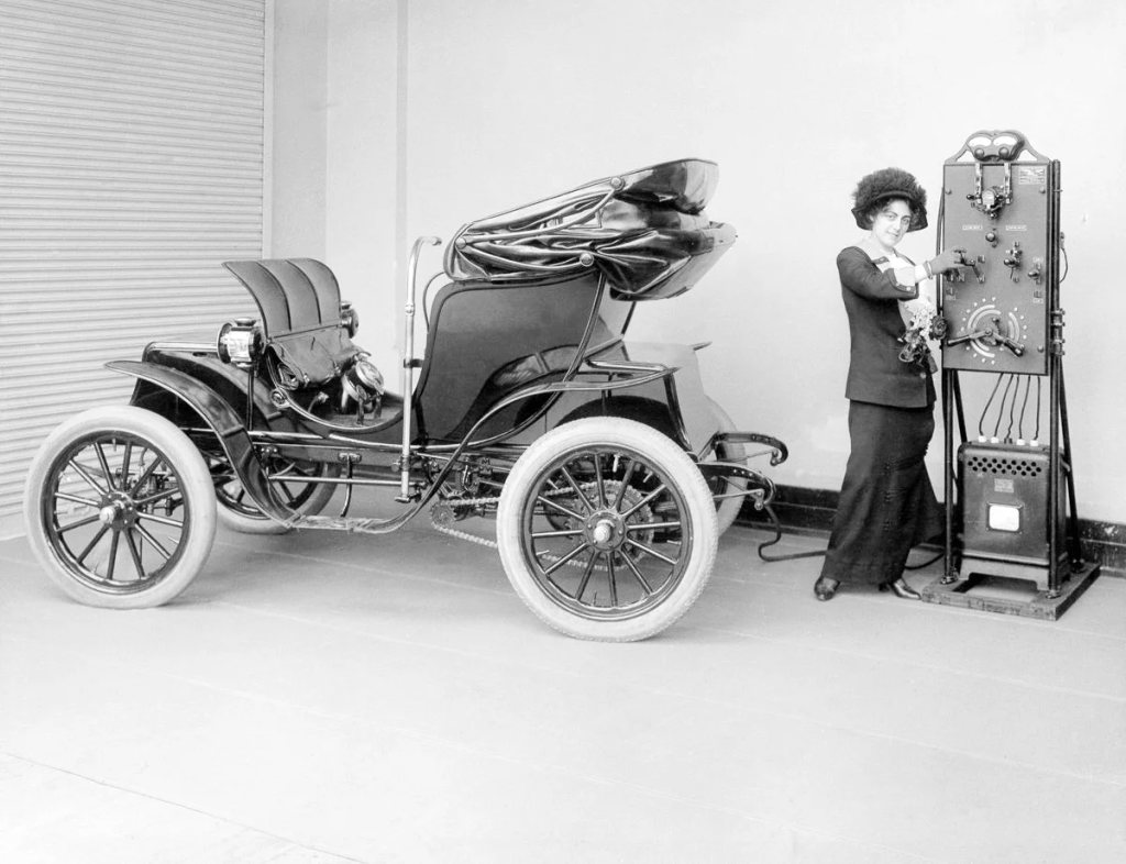 The Forgotten Revolution: How Early Electric Vehicles Were Overtaken by Fossil Fuel Power